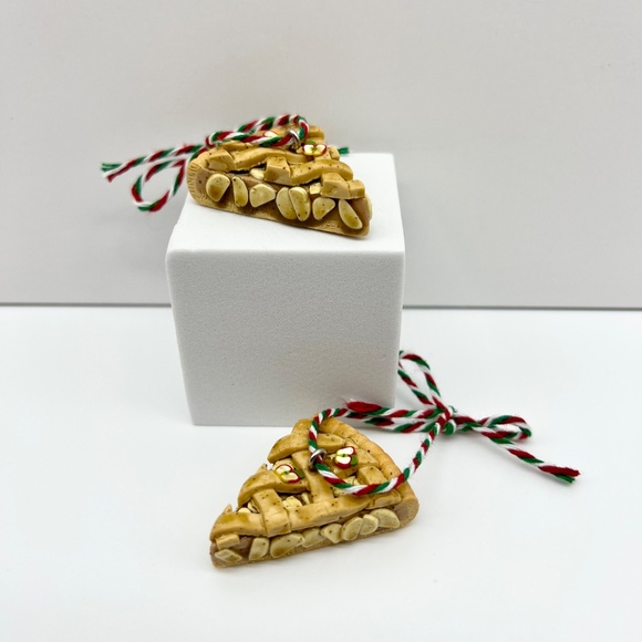 Applie Pie Christmas Ornament – Handmade Clay Dessert Tree Decoration - Picture 12 of 13